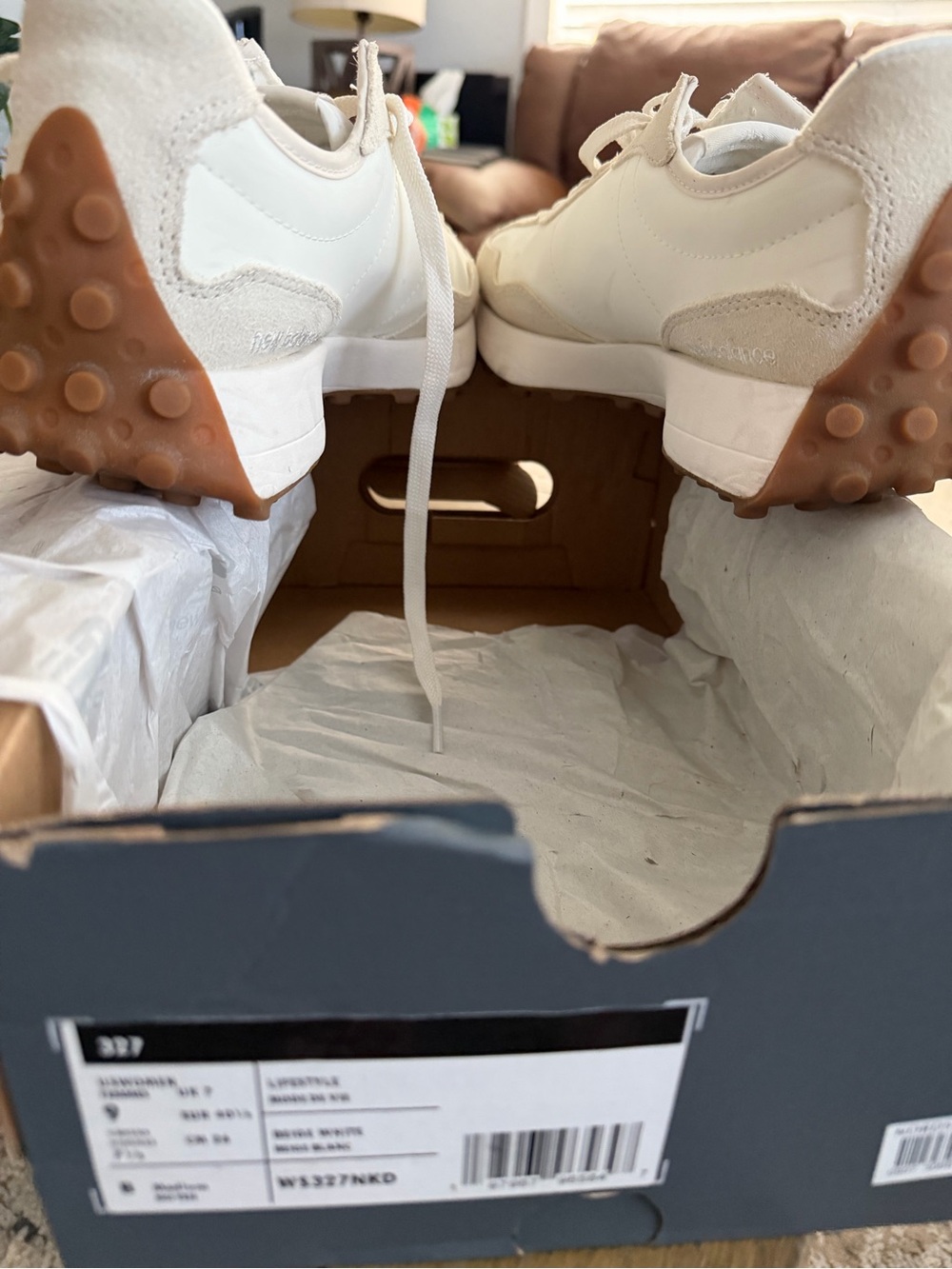 Wmns New Balance 327 size9 in beige & white - Picture 10 of 11